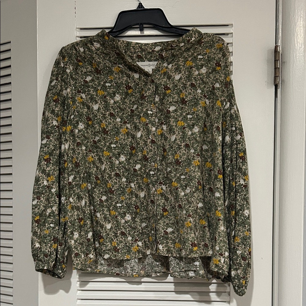 Treasure & Bond Green Floral Blouse